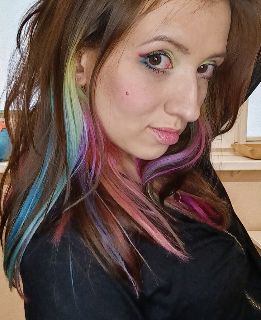 Цветное окрашивание волос изображение 1